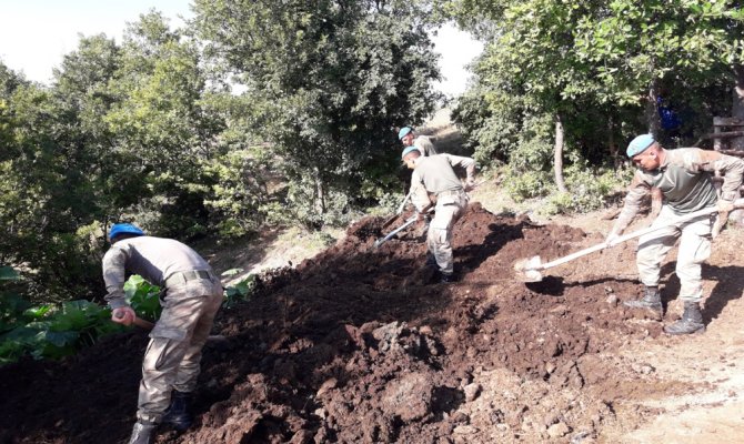 Evrim’in kaybolduğu çadırın çevresi kazılarak arandı