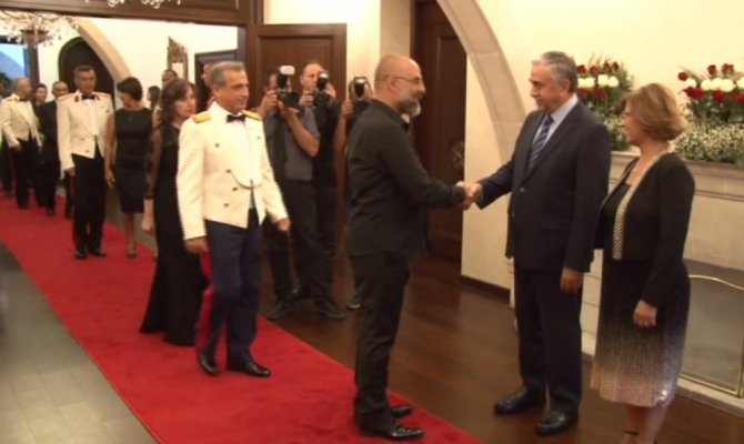 KKTC Cumhurbaşkanı Akıncı ve eşi resepsiyon verdi