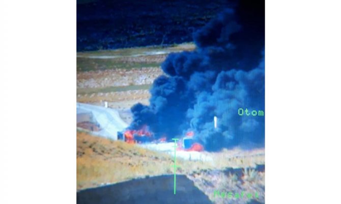 PKK’lı teröristler 4 aracı ateşe verdi