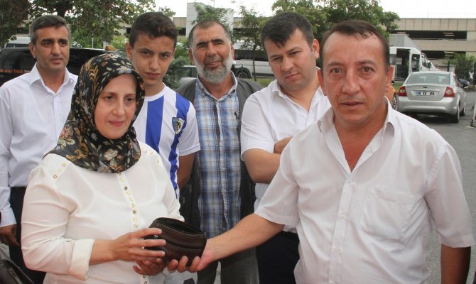 110 bin TL’lik altınları sahibine teslim etti