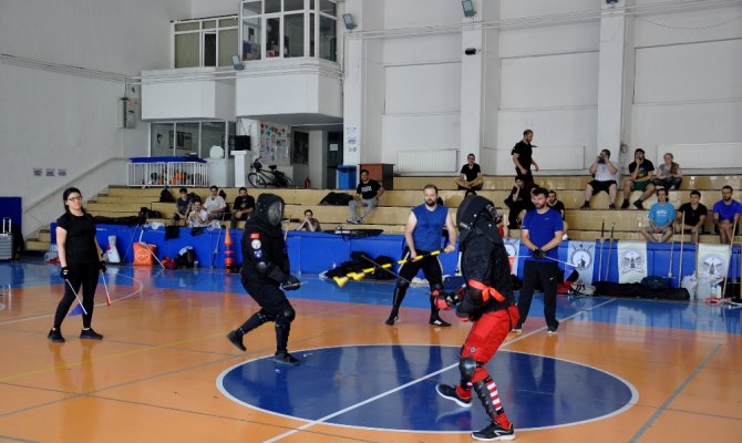 Türkler Sırbistan’da kılıç sallayacak