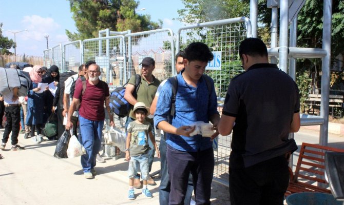 52 bin 114 Suriyeliden 48 bini Türkiye’ye döndü