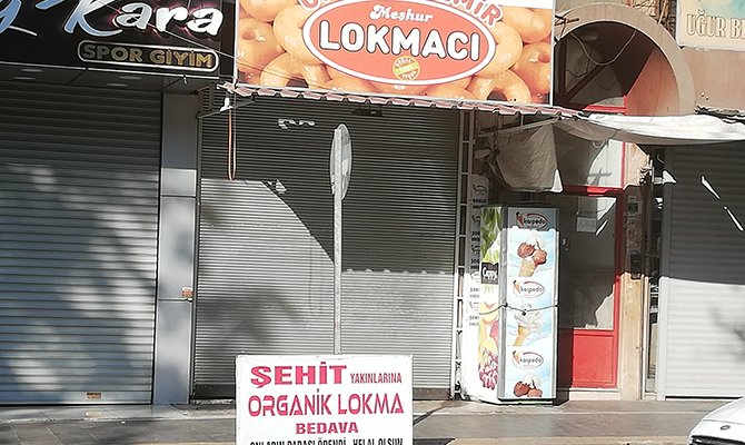 Kahramanmaraşlı tatlıcı şehit yakınlarına ücretsiz tatlı veriyor