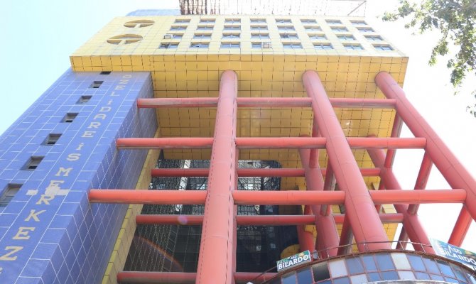 "Dünyanın en saçma binası" Kahramanmaraş’ta