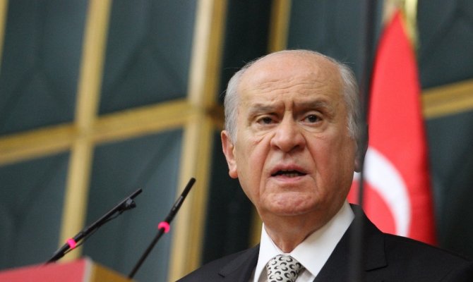 Bahçeli’den Trump’a: Papaz peşine düşeceğine...