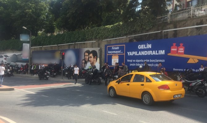 "Altın Elbiseli Adam" için bir araya geldiler