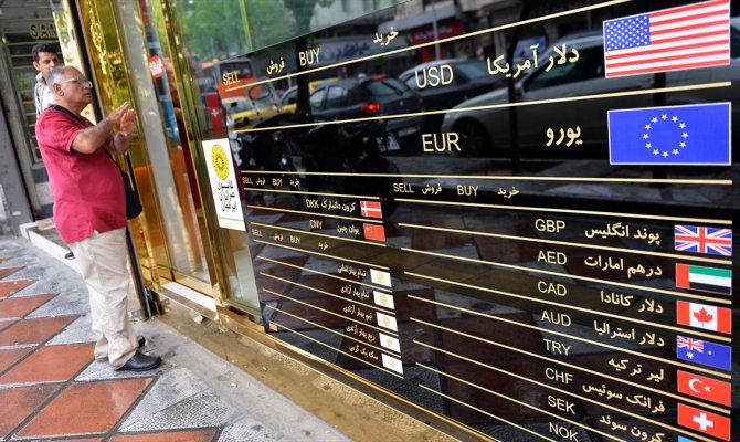 İran'da dolar 'tarihi rekorunu' kırdı