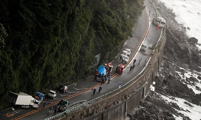 Japonya'da sıcaklık  ve felaketler bir ayda 300'ü aşkın can aldı