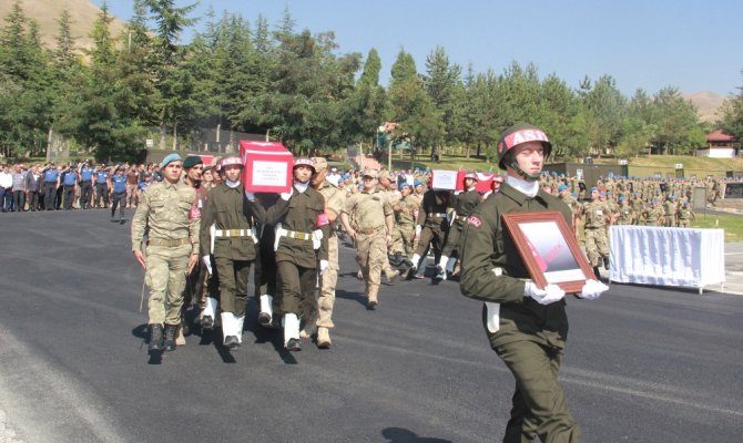 Şehit anne ile bebeği için tören düzenlendi