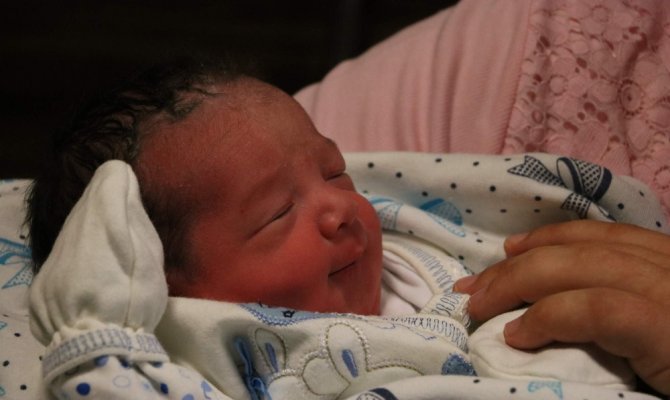 Şehit eşi yeni dogan bebeğine babasının ismini verdi