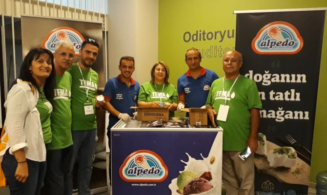 TEMA toplantısında Alpedo dondurma dağıttı