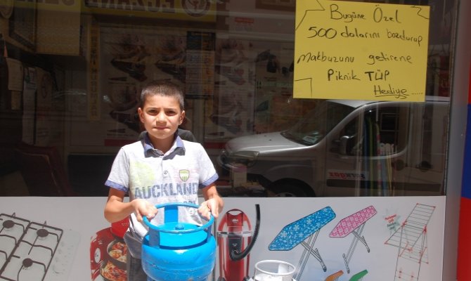 Kahramanmaraş'ta dolar bozdurana piknik tüpü bedava