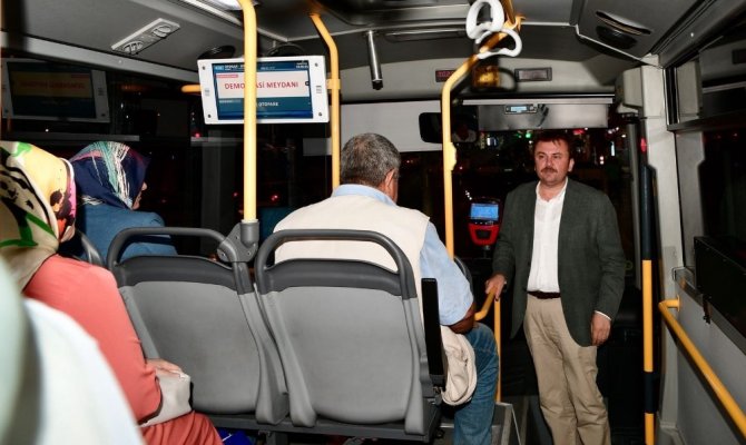 Başkan Erkoç belediye otobüslerine bindi