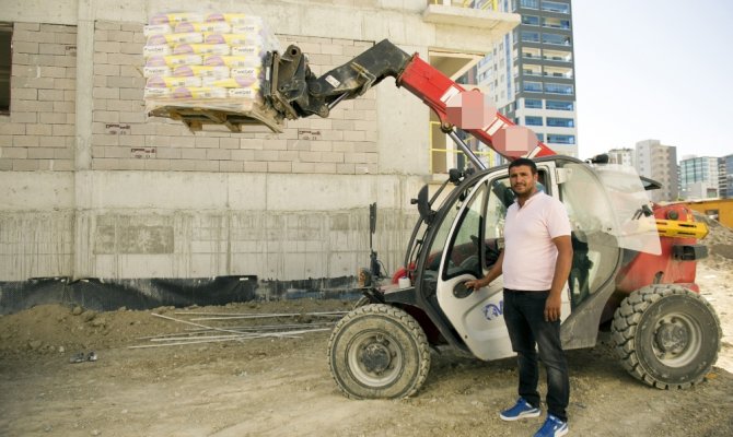 Dolar bozduran müteahhitlere bedava vinç hizmeti