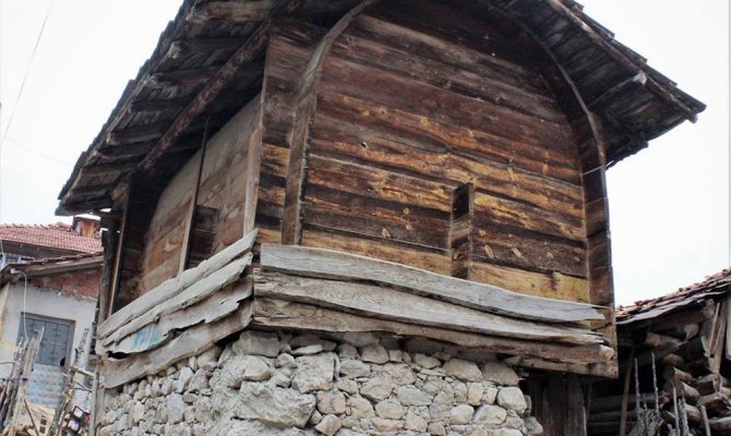 Haşerata geçit vermeyen 200 yıllık ambarlar