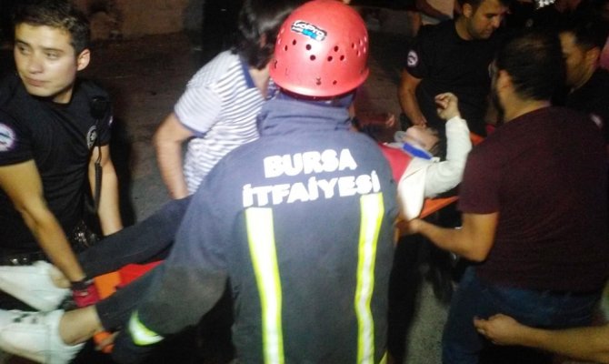Bursa’da yolcu otobüsü devrildi: Çok sayıda yaralı var