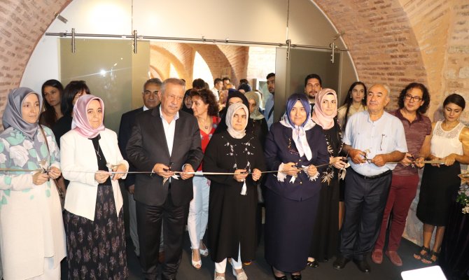 "10. Osmanlı'dan Günümüze Nakış Sergisi" açıldı
