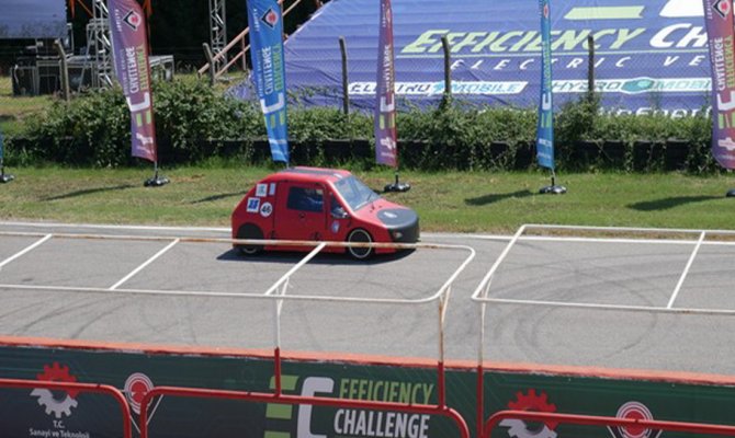 “Uğur Böceği” Yarışlardan Kupayla Döndü