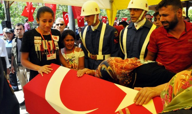 Nizip şehidini uğurladı