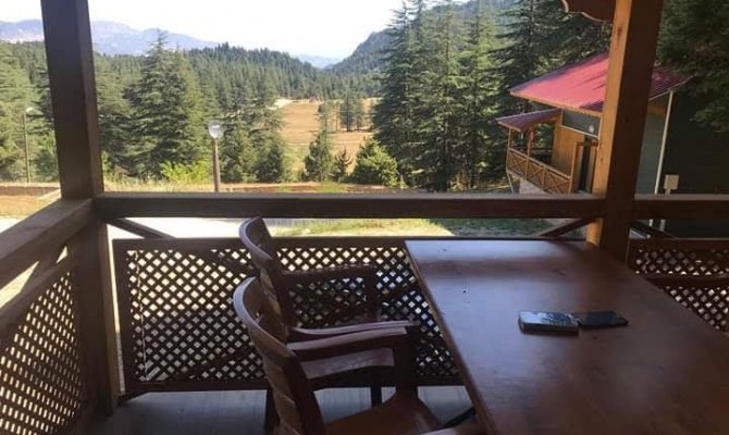 Sıcaklardan bunalan gazeteciler Başkonuş’a koştu