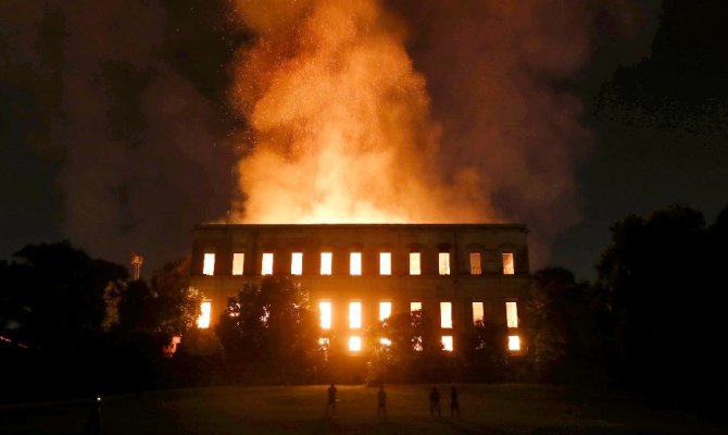 Rio’da yanan müzeyi "bütçe kısıtlamaları" kül etmiş