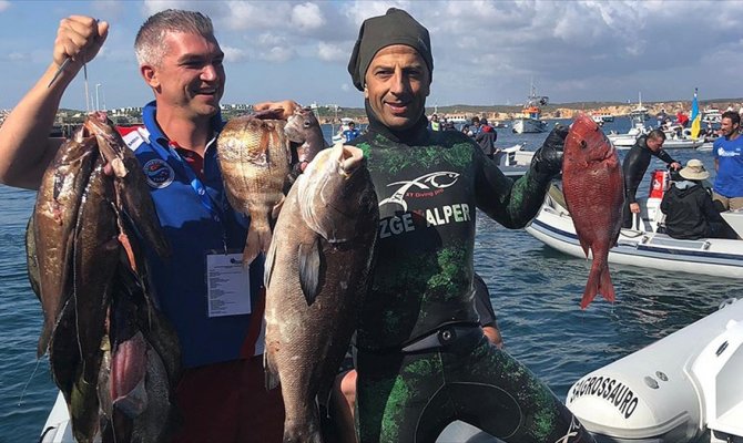 En büyük balığı Türk sporcu avladı