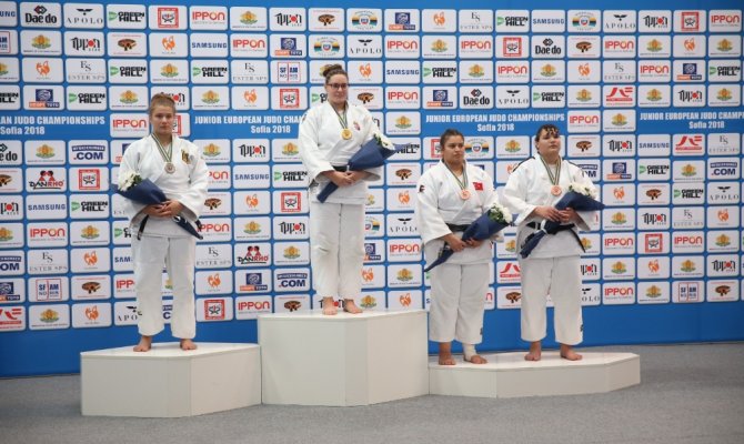 Judoda bir gümüş, bir bronz madalya