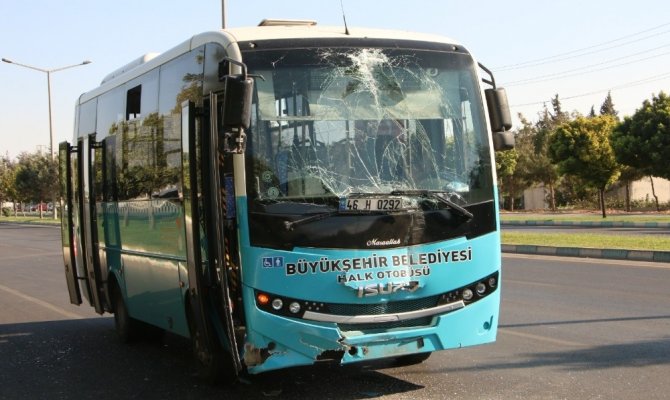 Kahramanmaraş’ta iki halk otobüsü çarpıştı