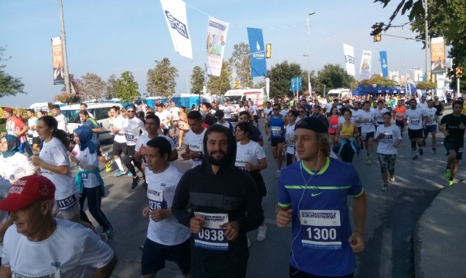 “İstanbul’u Koşuyorum” yarışında renkli görüntüler