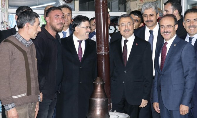 Cumhurbaşkanı Vekili Oktay'dan esnaf ziyareti