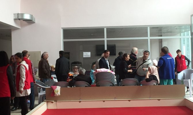 "86 yaşlı dumandan etkilenmeden tahliye edildi"