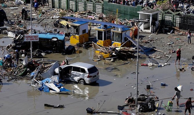 Endonezya'daki depremde bilanço ağırlaşıyor 1203 ölü