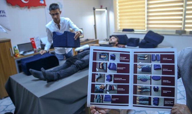 Erkek hemşireden 'yatak yarasını önleyici ürün'