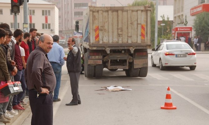 Afşin'de kamyonun altında kalan yaşlı adam hayatını kaybetti