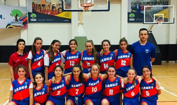 Sanko okulları yıldız kız basketbol takımı il birincisi oldu