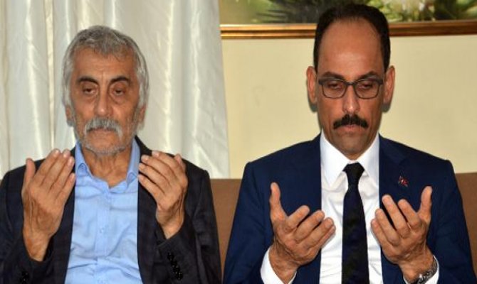 Cumhurbaşkanlığı Sözcüsü İbrahim Kalın'dan Karakoç ailesine taziye ziyareti