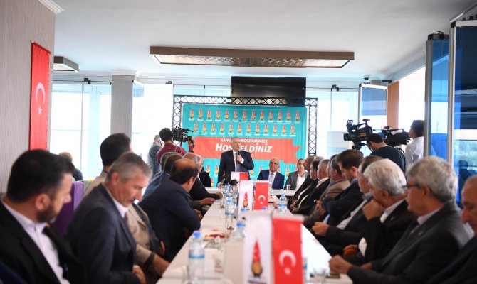 Mesai Arkadaşlarıyla Kahvaltıda Buluştu