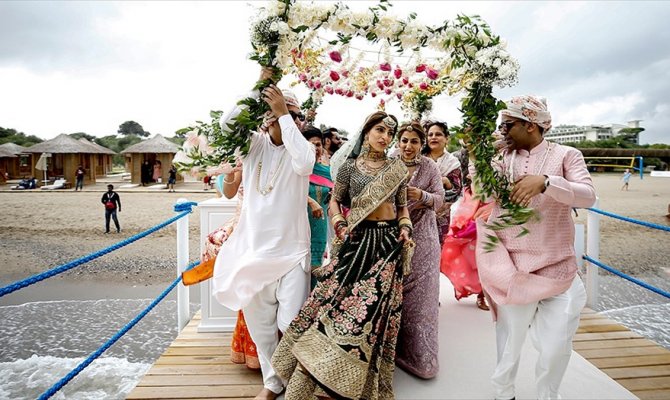 Antalya'da 4 gün 4 gece Hint düğünü