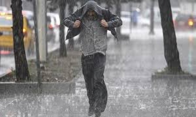 Afşin'de sağanak hayatı olumsuz etkiledi