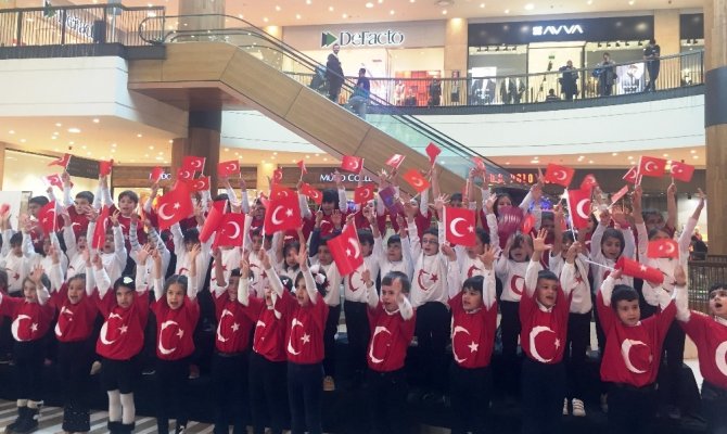 Minik öğrenciler Cumhuriyet Bayramı’nı coşkuyla kutladı