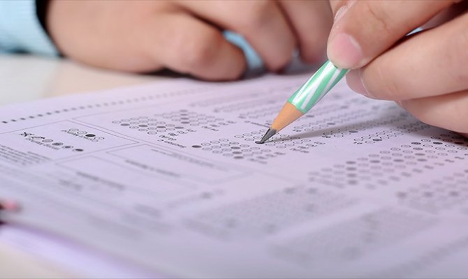 Astsubayın eşi çalıntı sorularla subay olmuş