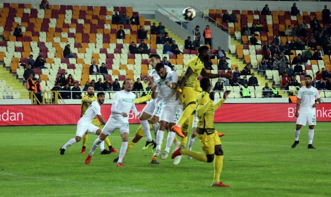 Evkur Yeni Malatyaspor tur atladı