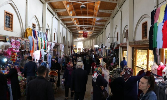 Tarihi kapalı çarşı yarım asırdır canlılığını koruyor