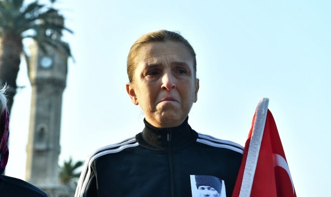 İzmir’de hayat Atatürk için durdu