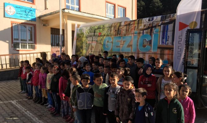Gezici Halk Kütüphanesi Çakıroğlu’nda