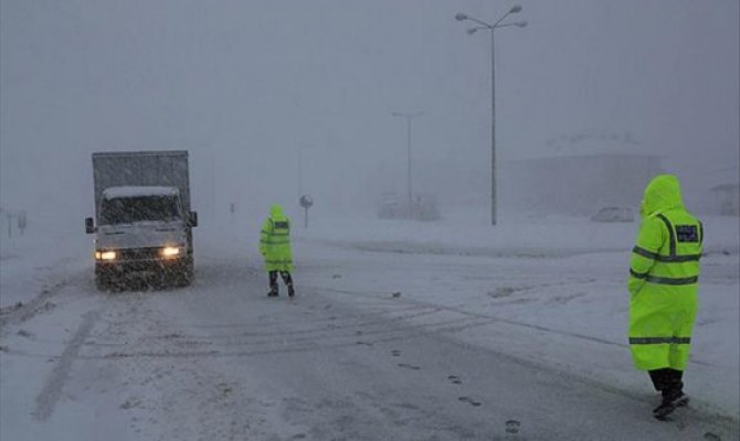Kahramanmaraş-Kayseri kara yolu ulaşıma kapandı