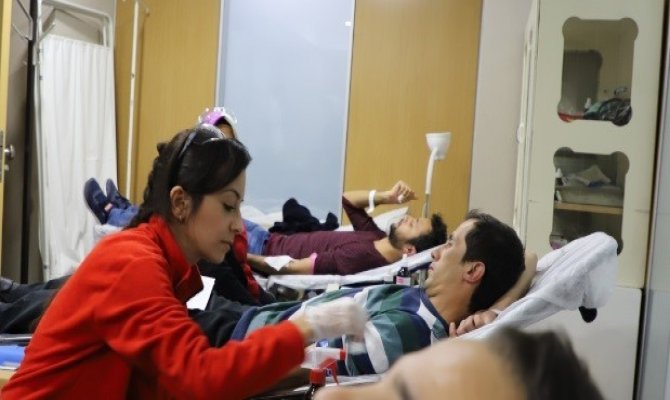 AKEDAŞ personelleri Kızılay'a kan bağışladı