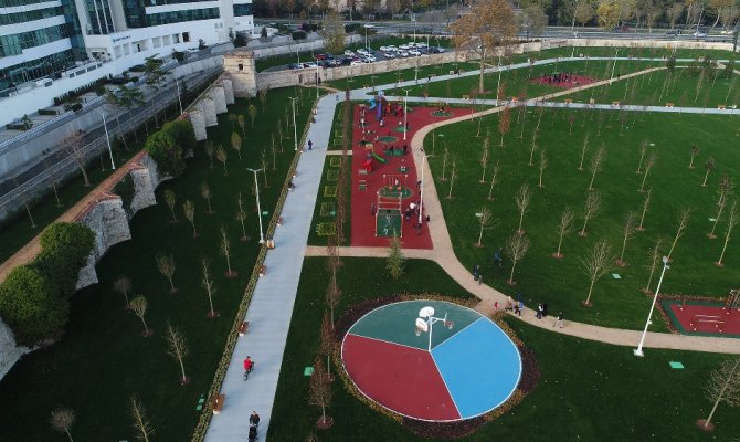 İstanbul’da vatandaşlar Millet Bahçelerine koştu