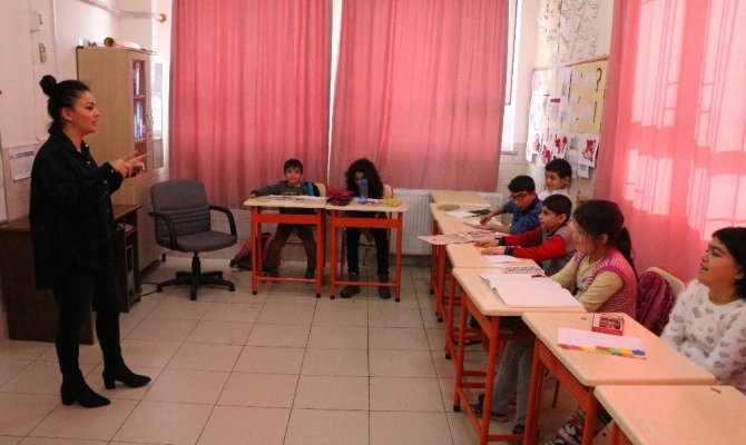 Öğretmenler ve öğrenciler klip hazırladı