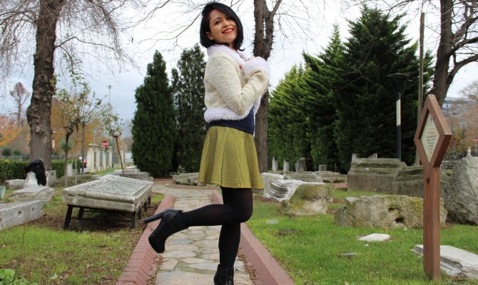 Deniz Gül Demirbilek, setlerden uzak kalamadı